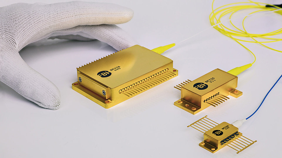 Diode laser modules in different sizes with fiber output