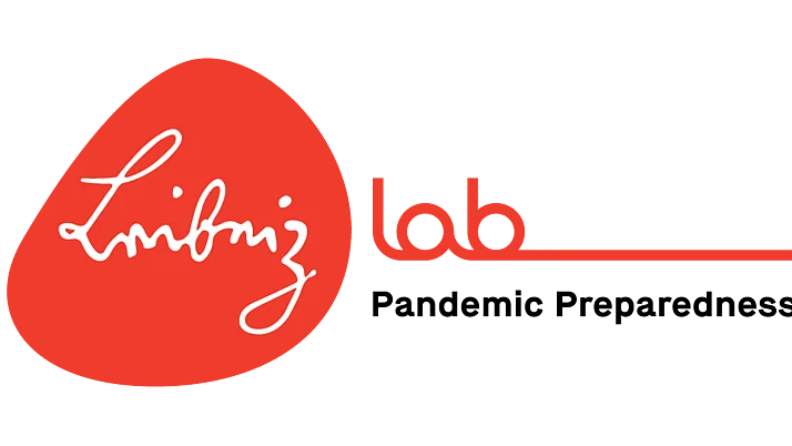 Das Bild zeigt ein Logo, das einen roten, abgerundeten Hintergrund hat. In der Mitte steht in eleganter Schrift "Leibniz" und daneben das Wort "lab" in einfacher Schrift. Das Design vermittelt ein modernes und kreatives Gefühl.