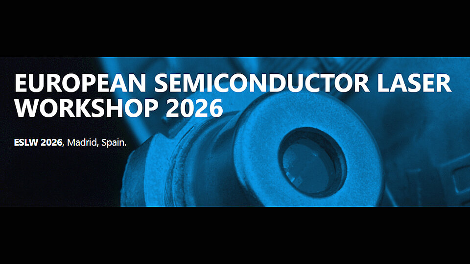 Text mit Informationen über den European Semiconductor Laser Workshop 2026 in Madrid, Spanien, mit Fokus auf einen Nahaufnahme eines Laserobjektivs in blauen Farbtönen.