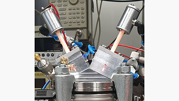 Inductively coupled source driven at 2.45 GHz, working with oxygen and HMDSO.