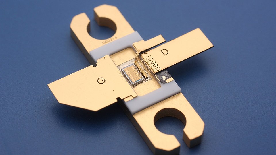 HF-Transistor mit “schwebender” Masse für ET-Systeme mit Reverse Buck Converter.