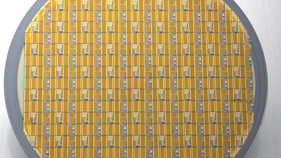 4''GaN-on-Si wafer with normally-off 600 V / 70 mΩ transistors