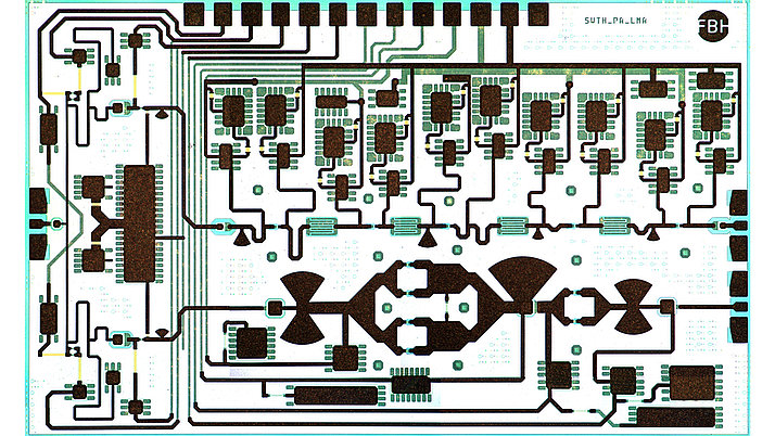 Technical circuit diagram of an electronic circuit. It shows a complex arrangement of resistors, transistors and connections arranged in various shapes.