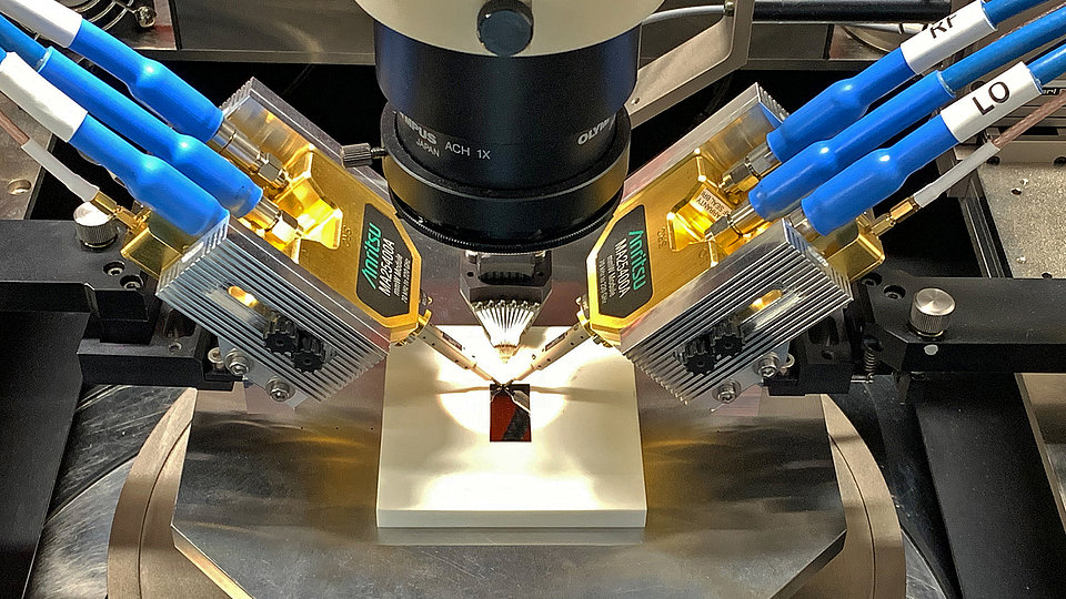 Fig. 1: On-wafer probing of calibration standards. 