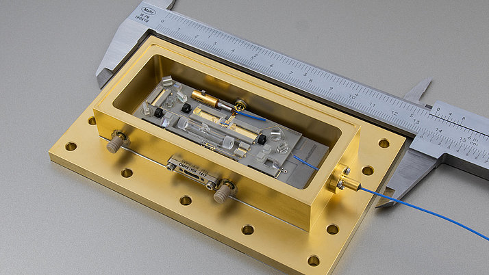 Kompaktes und robustes Spektroskopiemodul für Quantensensoren