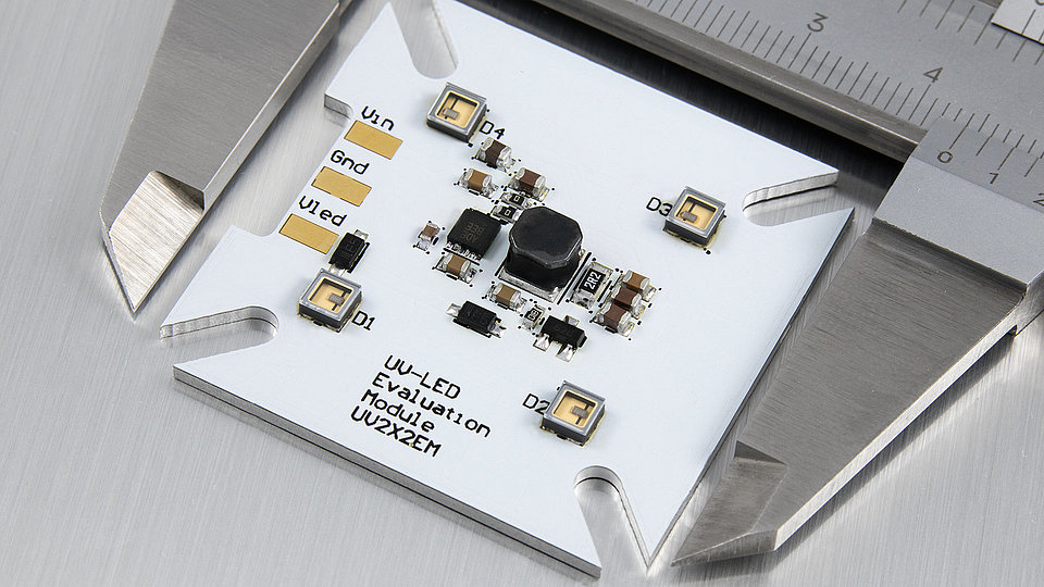 Photo of a sample module that serves as a template for the miniaturized multi-wavelength UV LED module to be developed. 