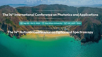 Eine Küstenansicht zeigt den Veranstaltungsort der 14. Internationalen Konferenz zu Photonik und Anwendungen sowie der 14. Nationalen Konferenz zu Optik und Spektroskopie, die vom 30. Sept. bis 3. Okt. 2026 an der Quy Nhon Universität stattfindet.