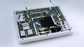 Motherboard des 140 GHz D-Band Moduls für ein breitbandiges Mobilkommunikationssystem 