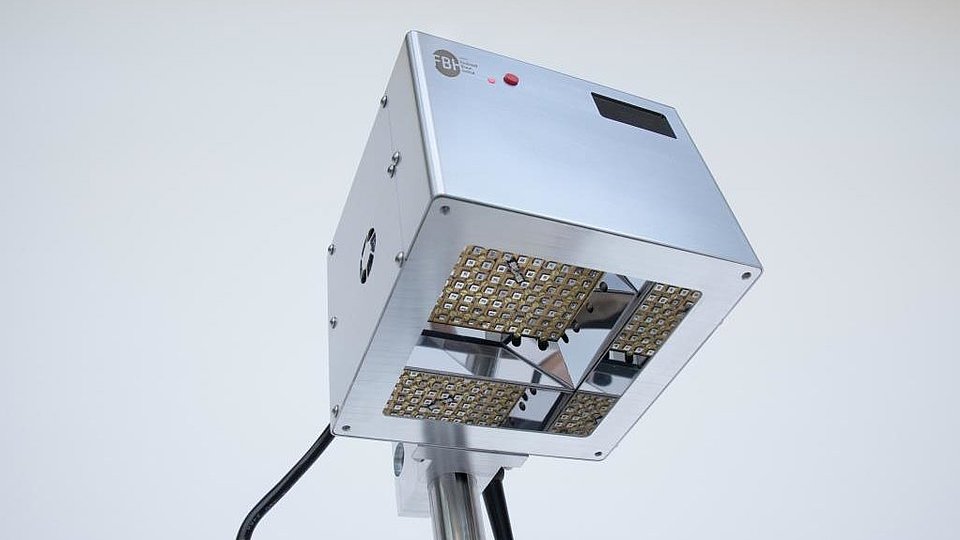 230 nm LED-Strahler für wissenschaftliche Untersuchungen zum Abtöten von Keimen auf der Haut