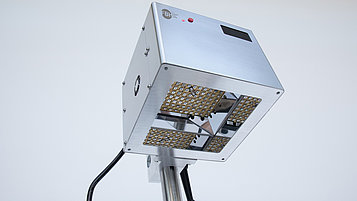 UVC-LED-Strahler, der die Bestrahlungseinheit mit den LEDs zeigt